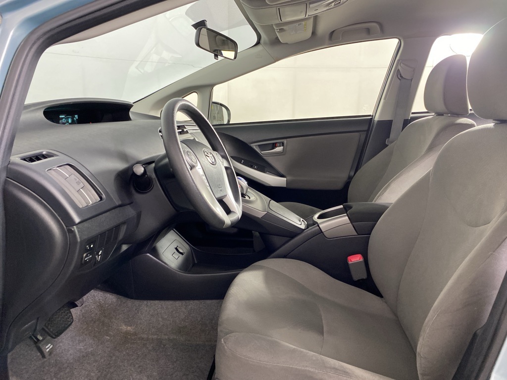 2013 Toyota Prius Two photo 4