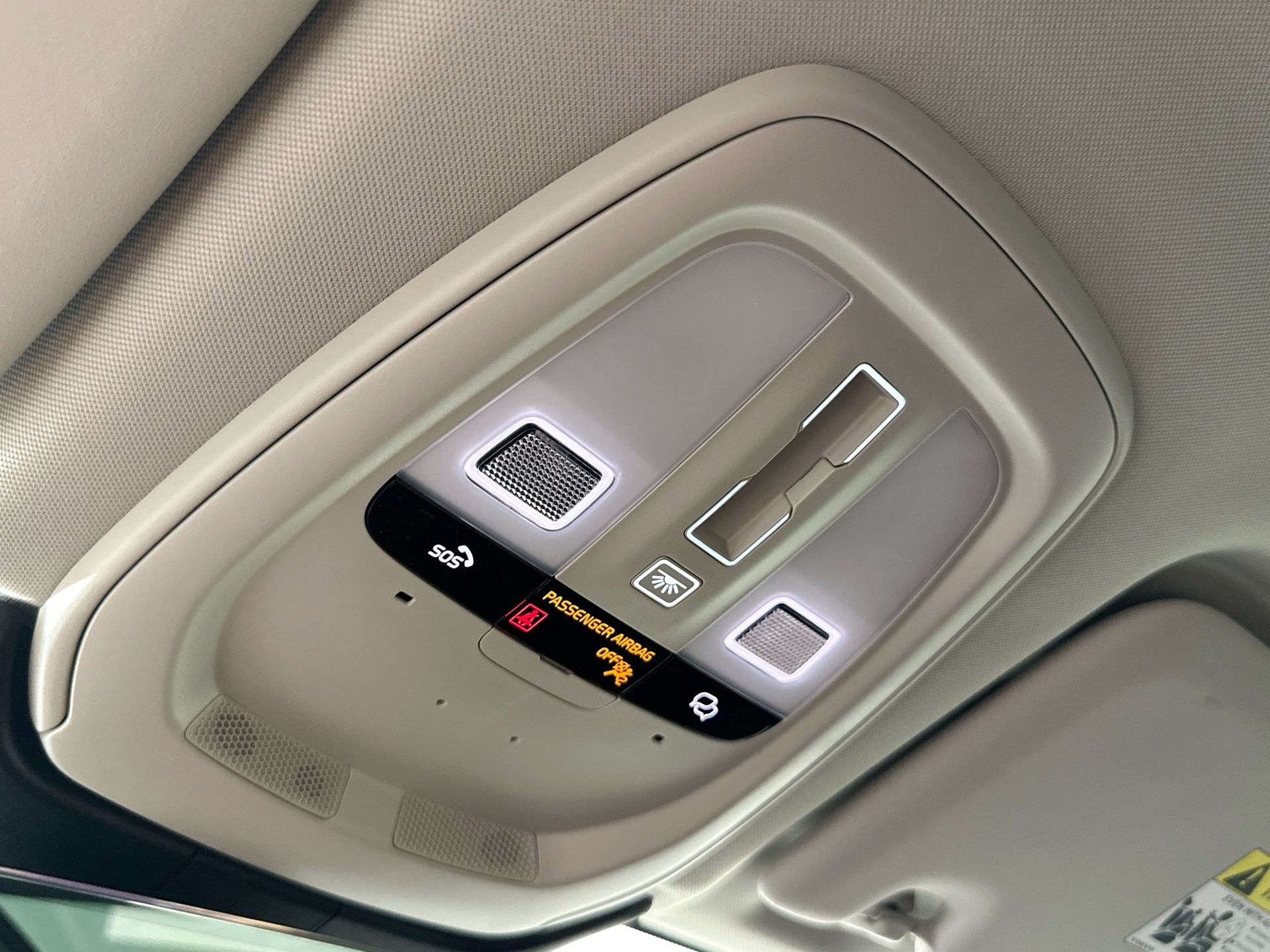 2023 Volvo XC60 B5 Ultimate photo 17