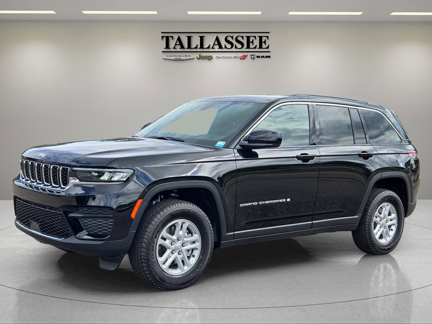 2025 Jeep Grand Cherokee Laredo's photo