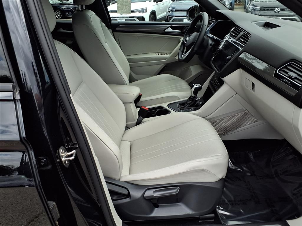 2022 Volkswagen Tiguan SE R-Line Black photo 22