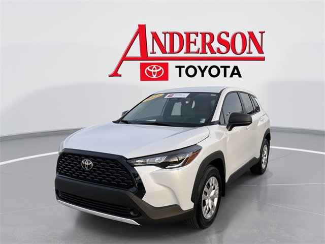 2024 Toyota Corolla Cross LE's photo