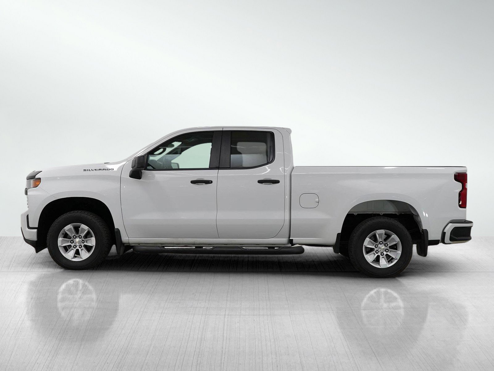 Used 2020 Chevrolet Silverado 1500 Custom with VIN 1GCRYBEF7LZ252286 for sale in Burnsville, Minnesota
