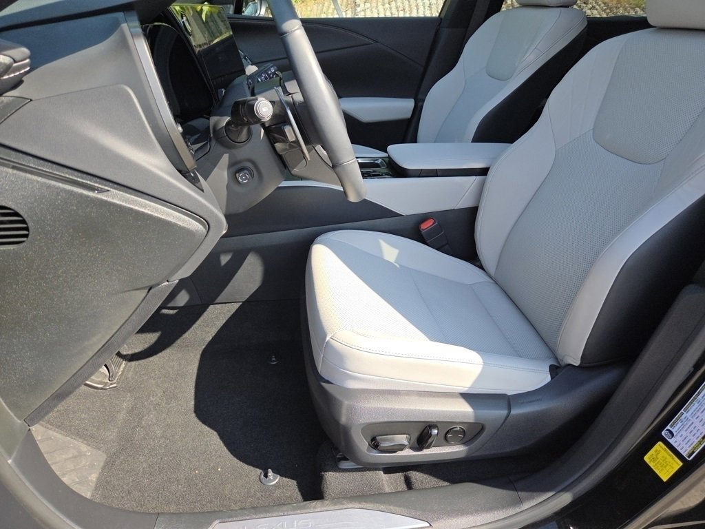 2024 Lexus RX 350 Premium photo 6