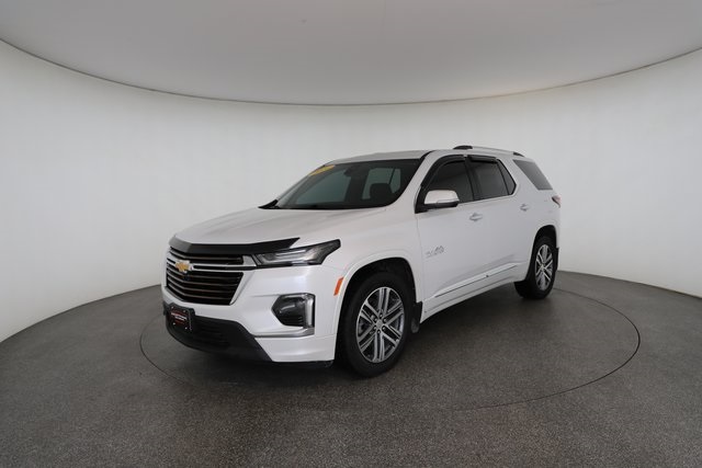 2024 Chevrolet Traverse High Country photo 2