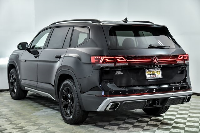 2025 Volkswagen Atlas Peak Edition SE photo 4