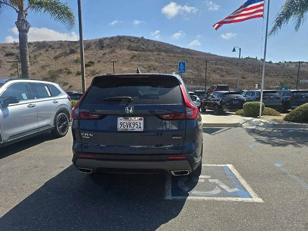2023 Honda CR-V Hybrid Sport Touring photo 4