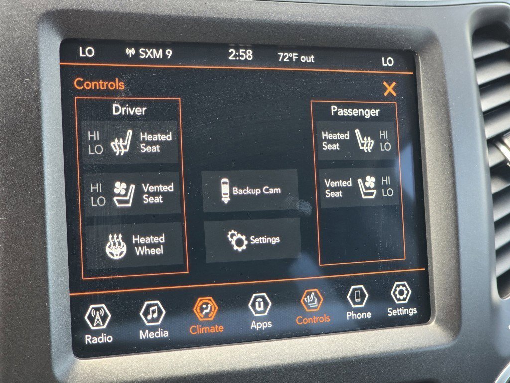 2021 Jeep Cherokee Trailhawk photo 2