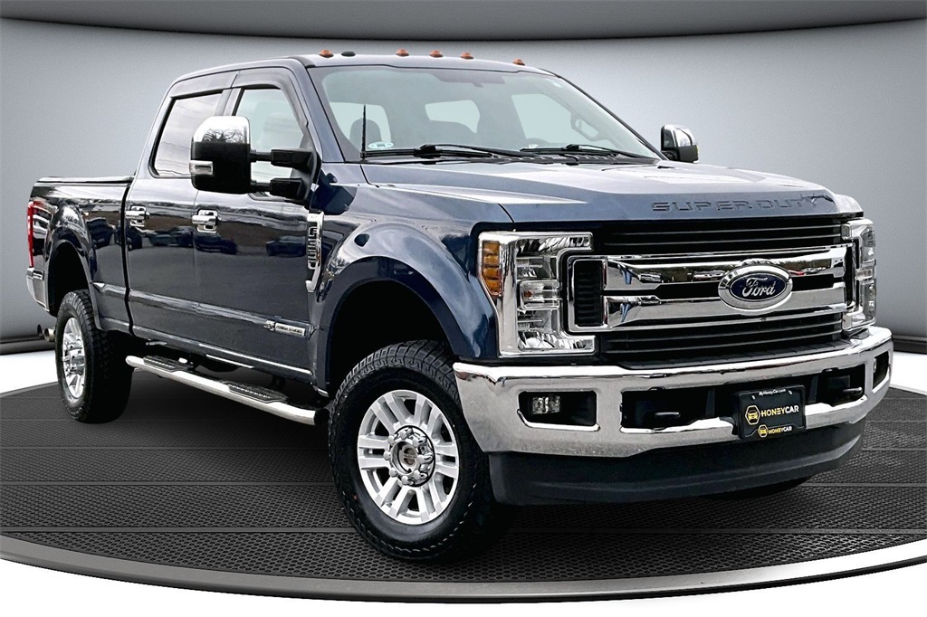 2018 Ford F-350 Super Duty XLT's photo