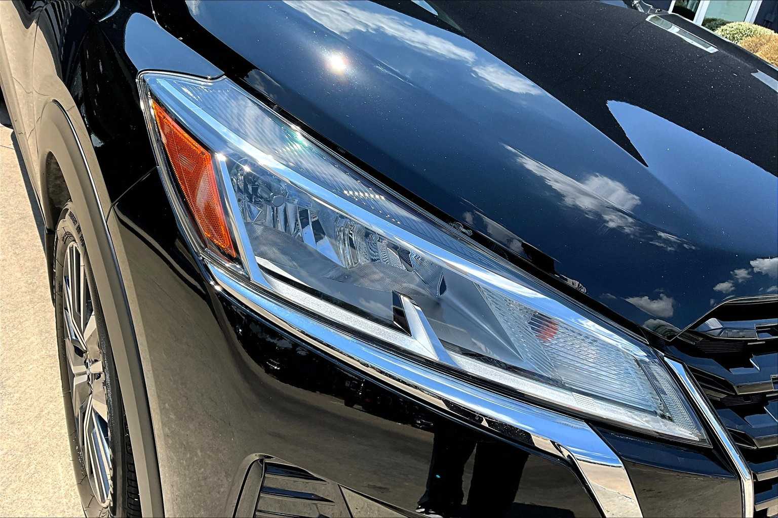 2024 Nissan Kicks SV photo 23