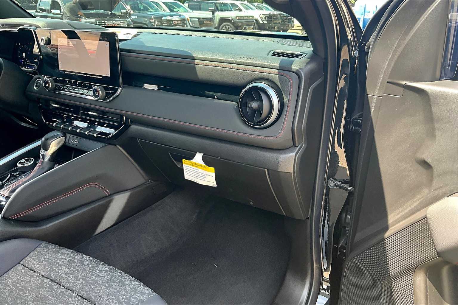 2024 Chevrolet Colorado Z71 photo 16