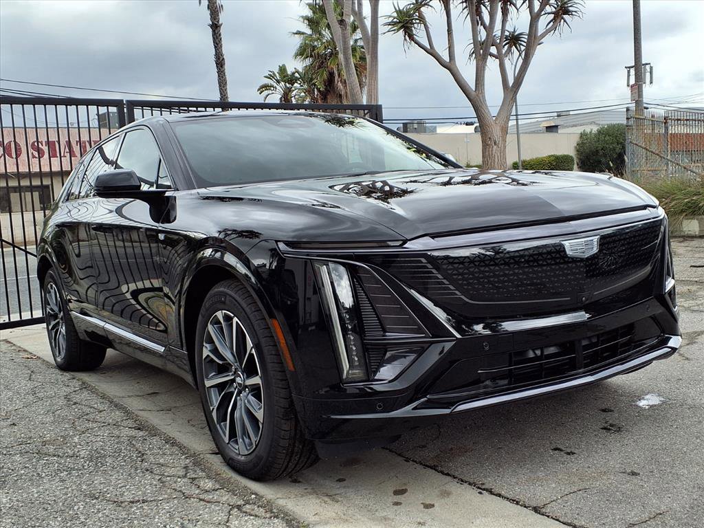 2026 Cadillac Lyriq Sport photo 3