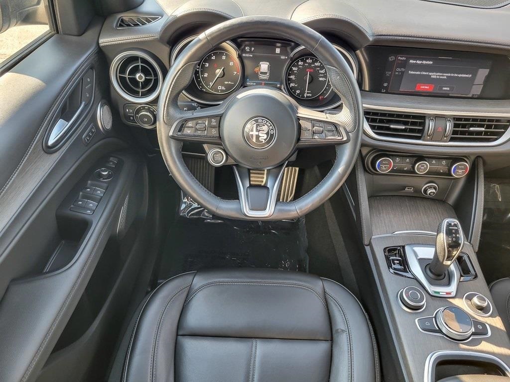 2023 Alfa Romeo Stelvio Ti photo 12