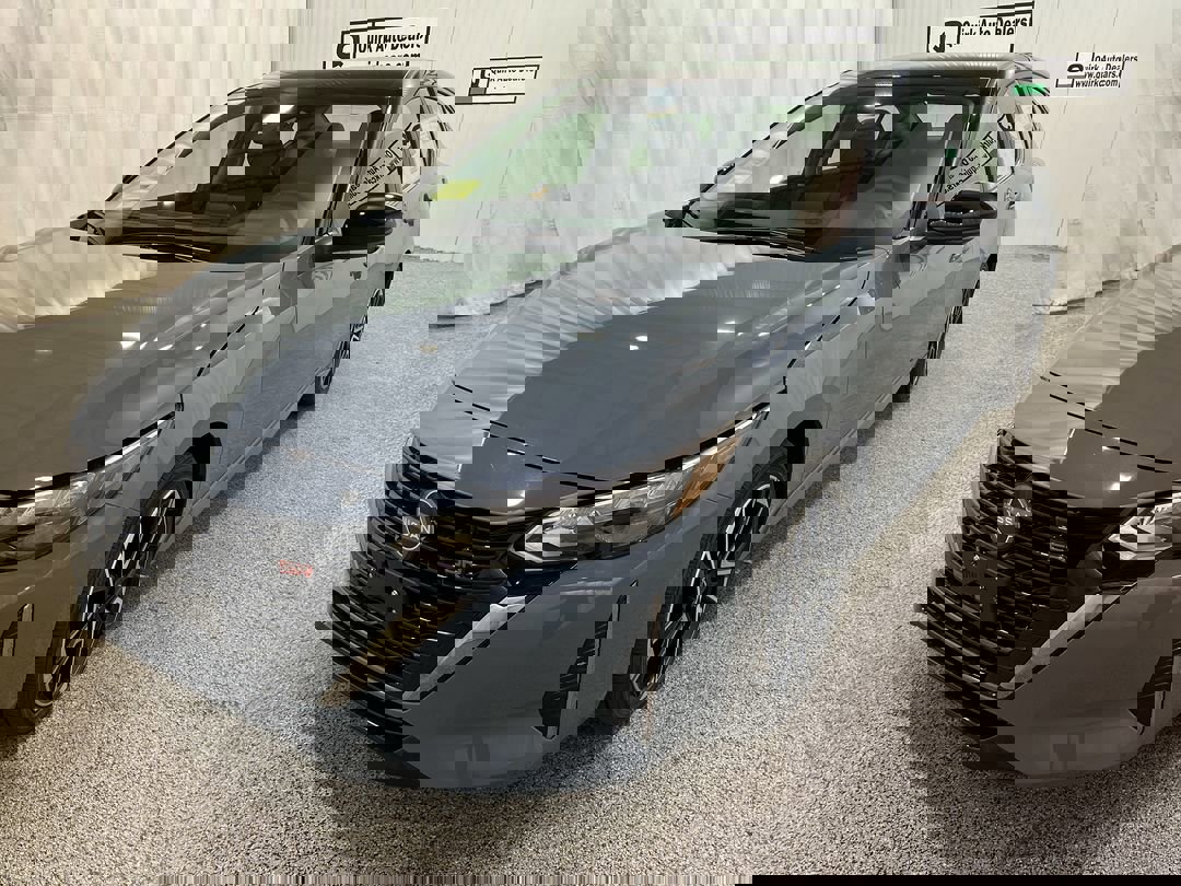 2025 Nissan Sentra SR photo 3