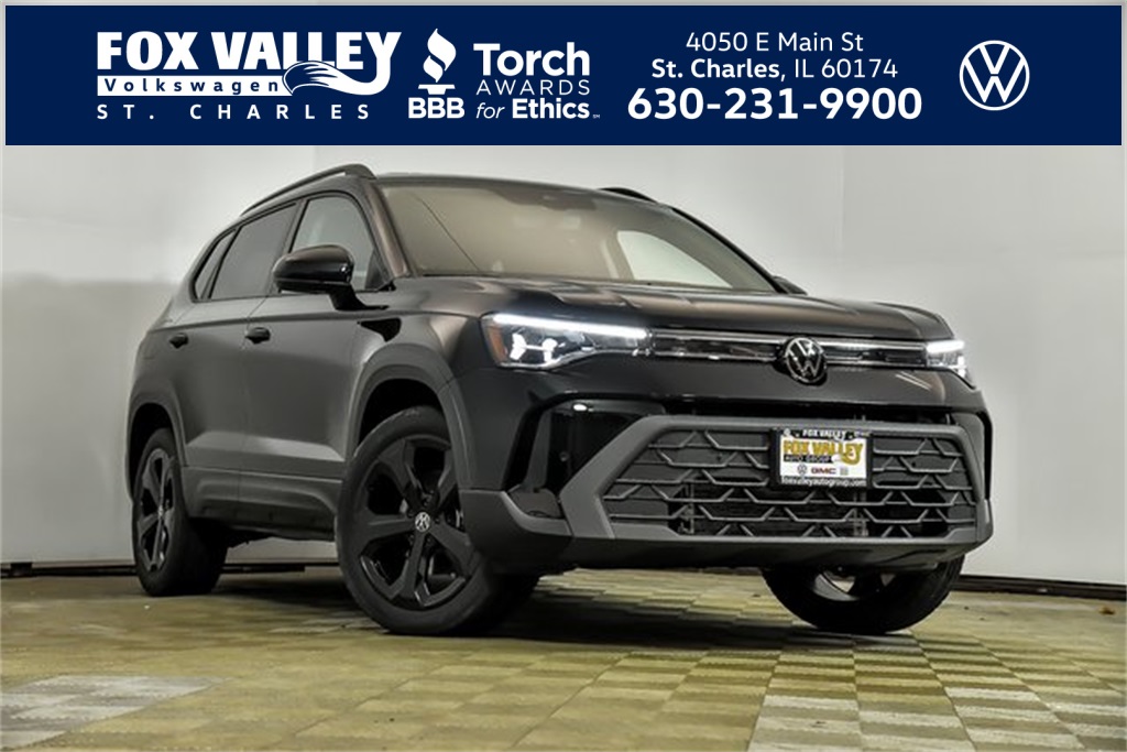 2025 Volkswagen Taos SE Black's photo