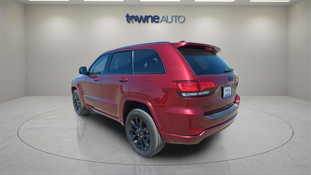 2022 Jeep Grand Cherokee Laredo X photo 4