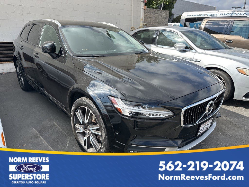 2017 Volvo V90 Cross Country