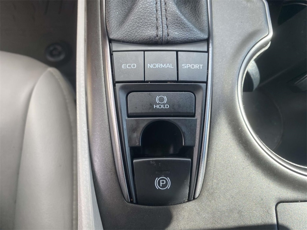 2021 Toyota Camry XSE photo 18