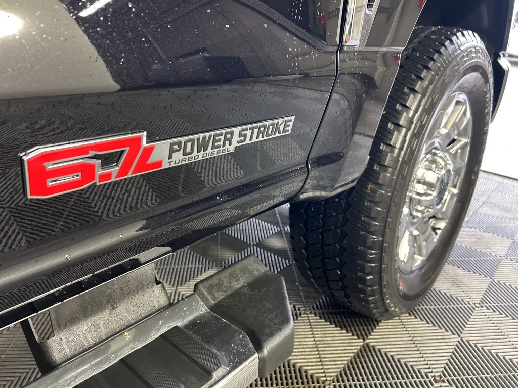 2025 Ford F-350 Lariat photo 4