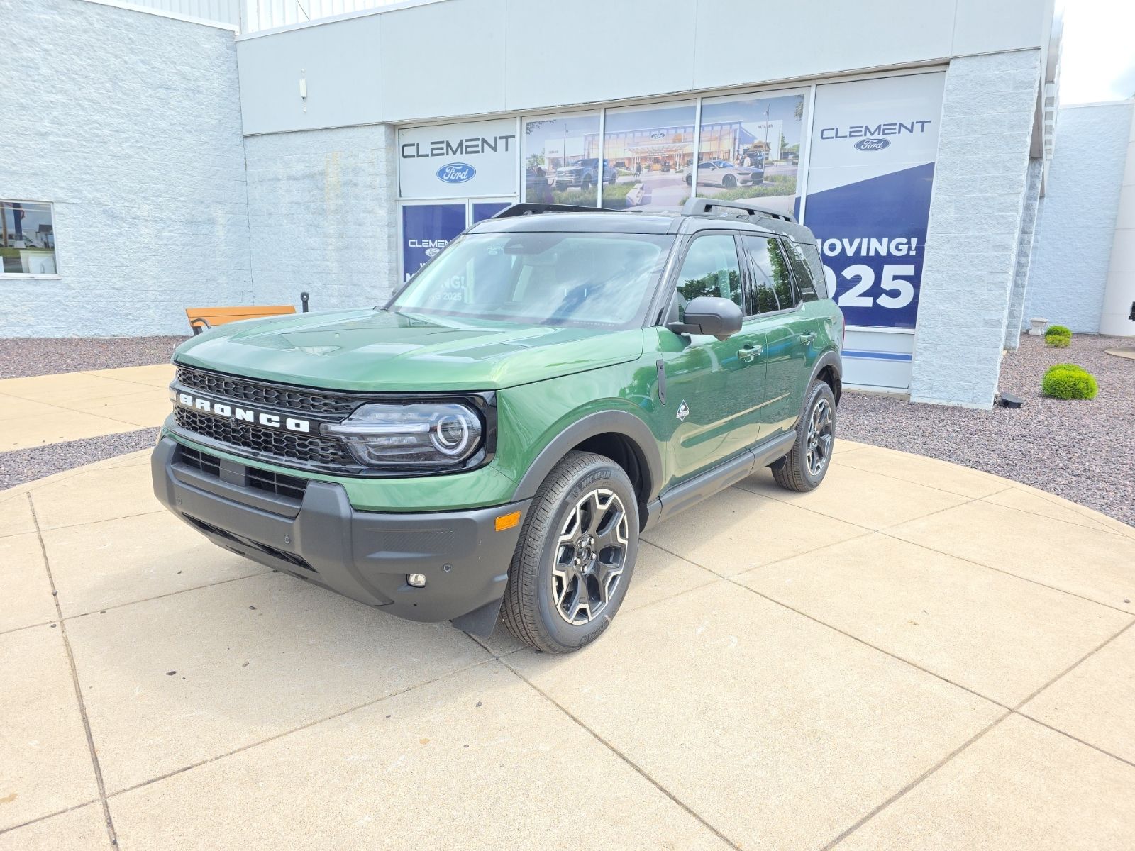 2025 Ford Bronco Sport Outer Banks's photo
