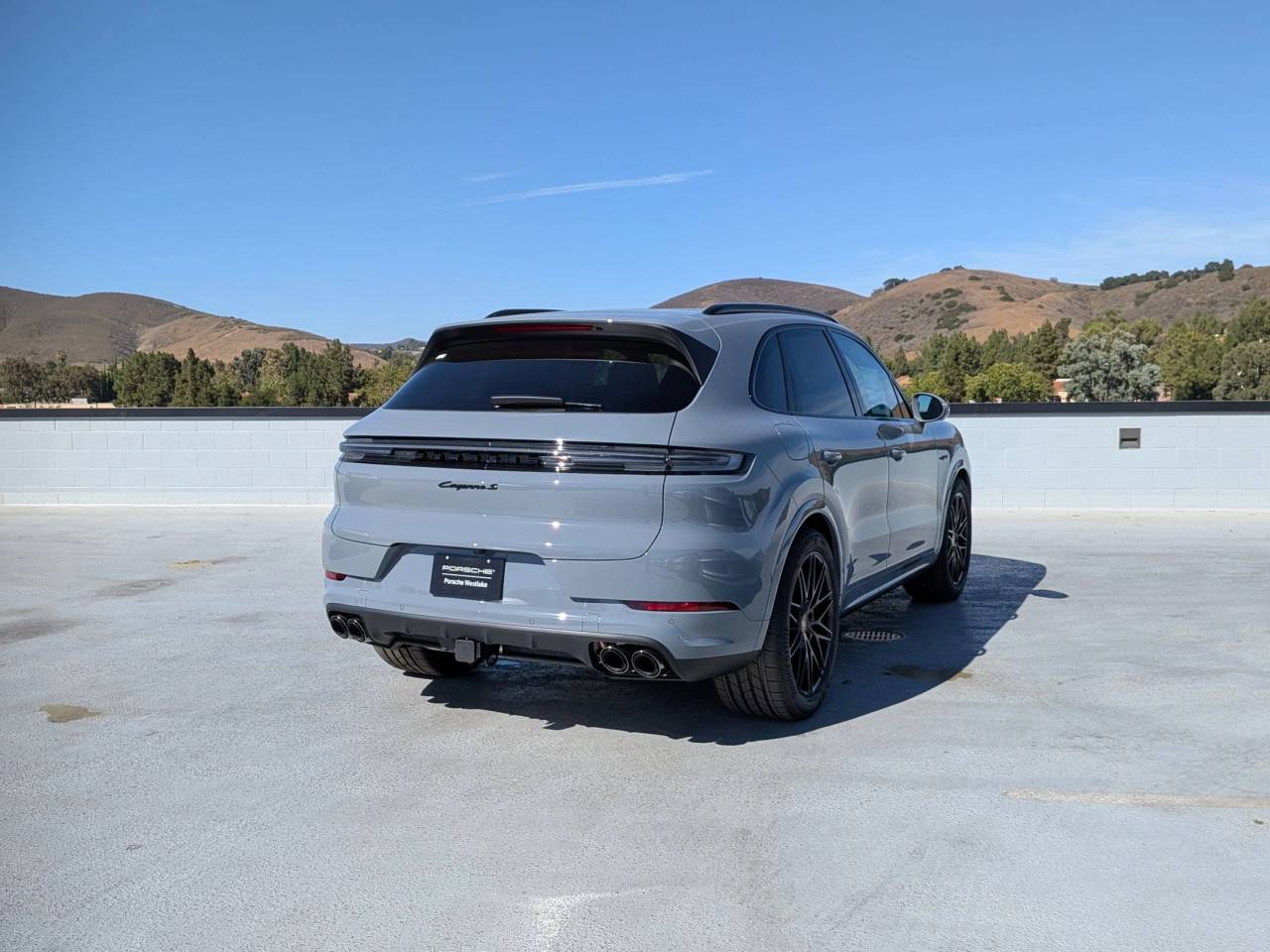 2025 Porsche Cayenne S E-Hybrid photo 7
