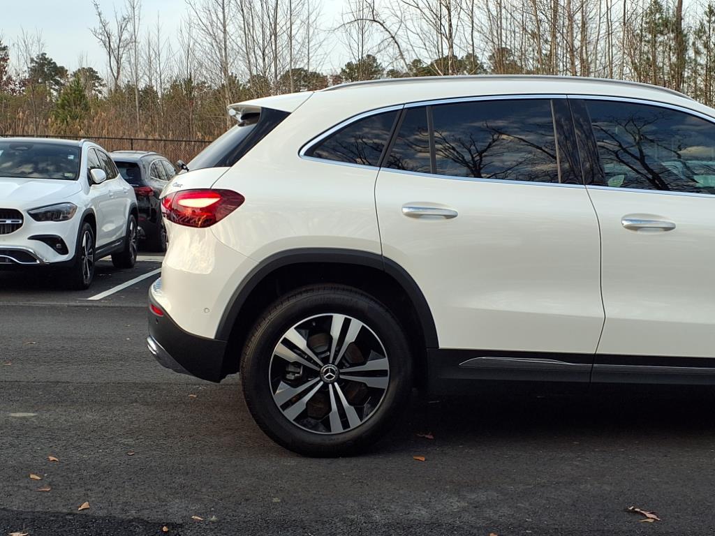 2025 Mercedes Benz GLA 250 4MATIC photo 4