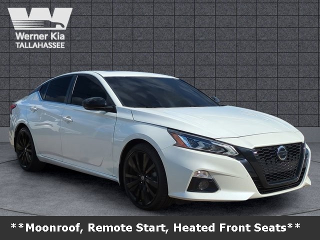 2022 Nissan Altima SR's photo