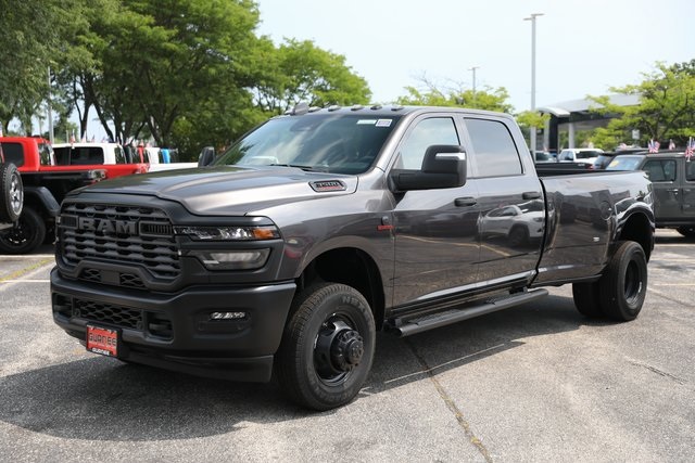 2025 Ram 3500 Tradesman photo 2