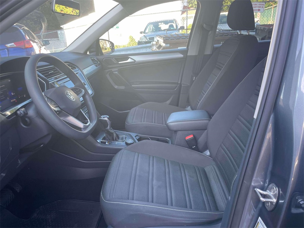 2022 Volkswagen Tiguan S photo 12