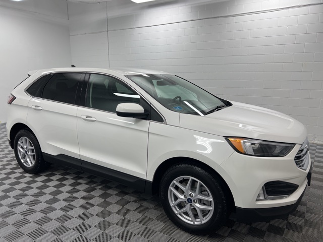 2022 Ford Edge SEL photo 4