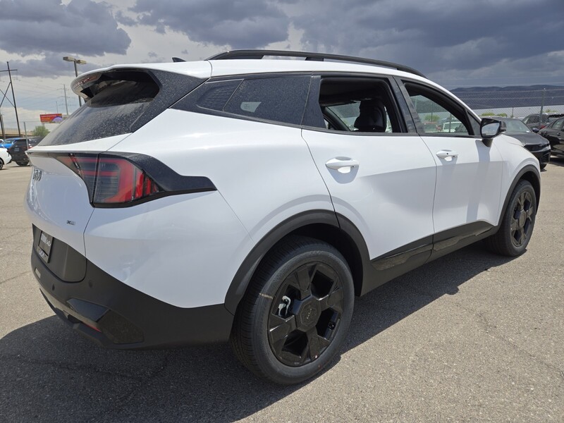 2026 Kia Sportage X-Line photo 3