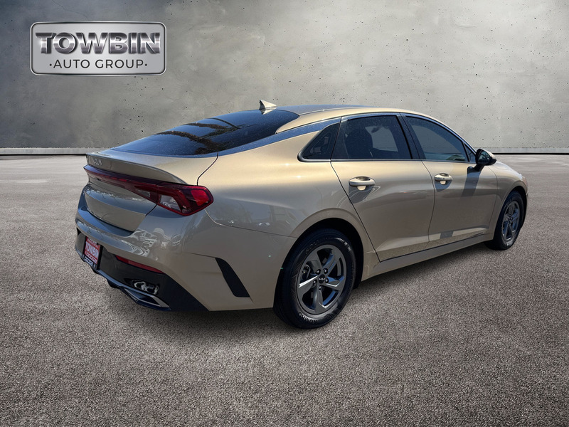2022 Kia K5 LXS photo 4