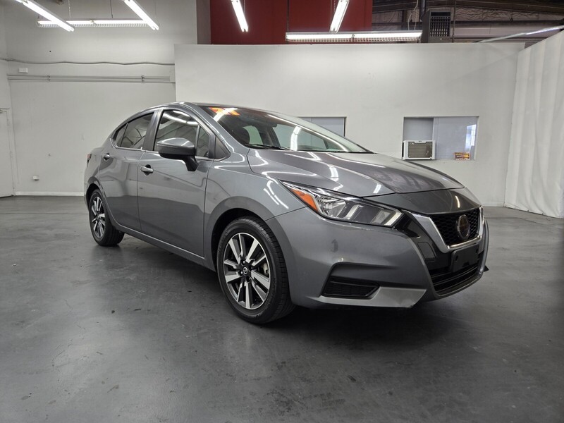 2021 Nissan Versa SV photo 4