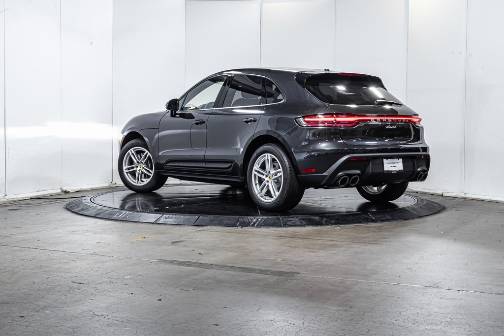 2025 Porsche Macan T photo 3