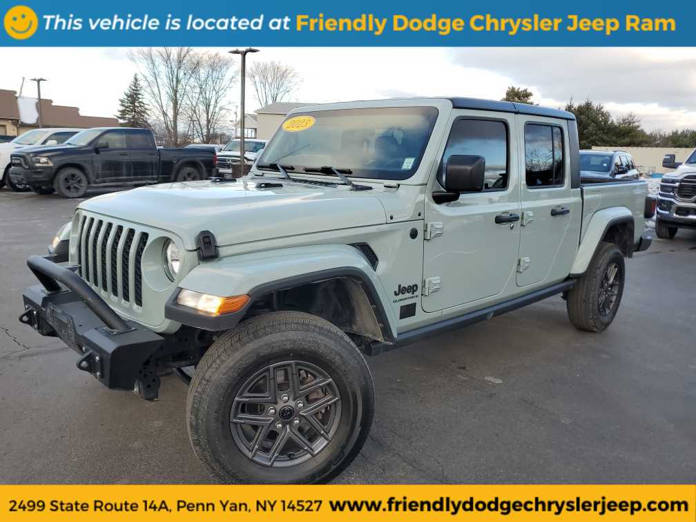 2023 Jeep Gladiator Sport S's photo