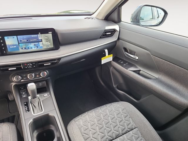 2025 Nissan Kicks SV photo 7