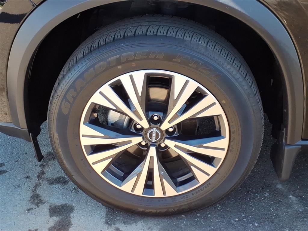 2023 Nissan Rogue SV photo 14