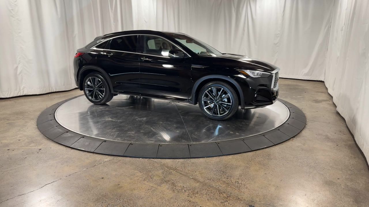 2025 Infiniti QX55 Essential photo 2
