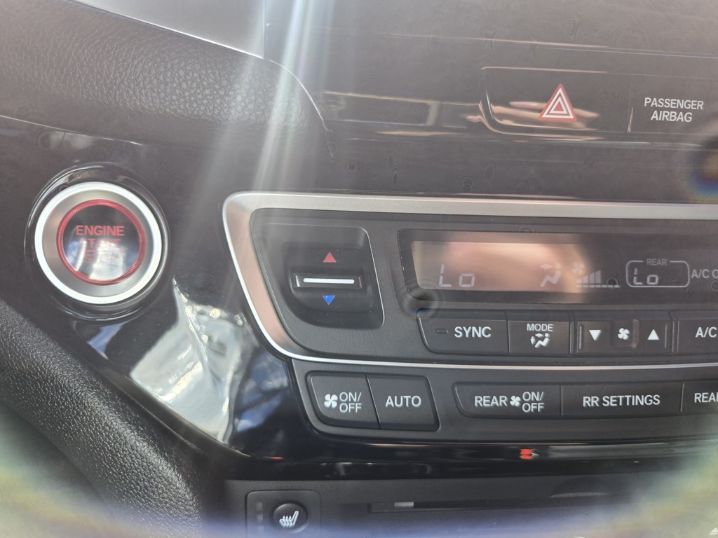 2017 Honda Pilot Elite photo 19