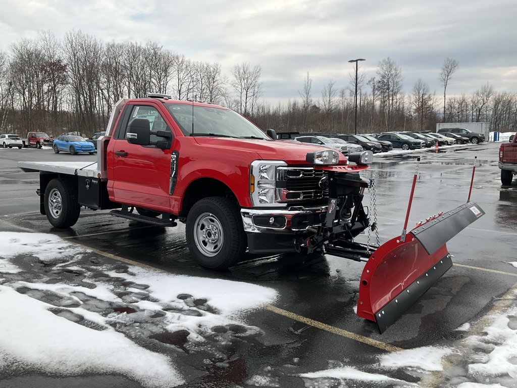 2025 Ford F-350 Super Duty Chassis Cab XLT's photo