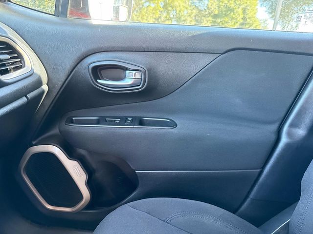 2016 Jeep Renegade Sport photo 24