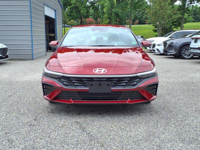 2025 Hyundai Elantra SE photo 2