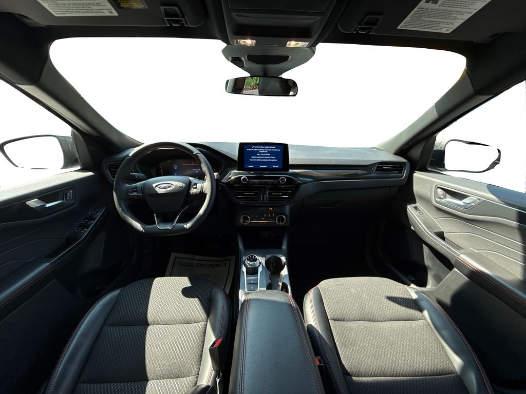 2025 Ford Escape ST-Line photo 13