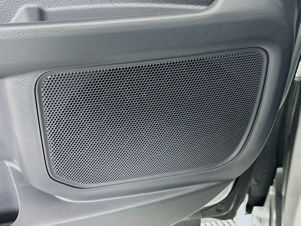 2024 Toyota Sienna XLE photo 18