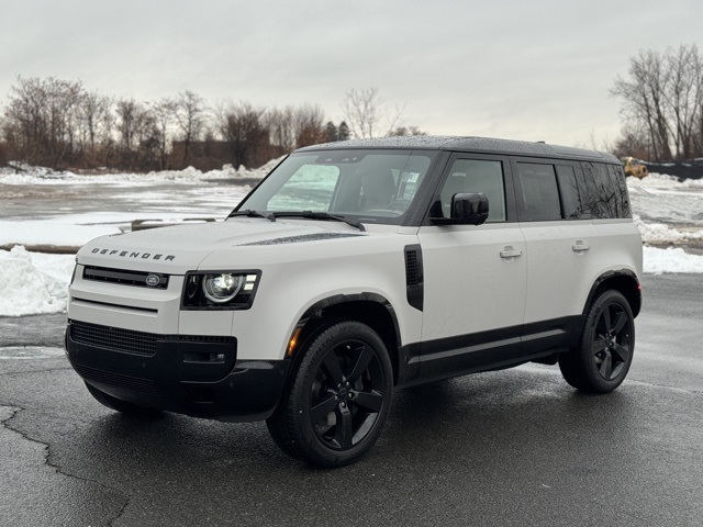 2026 Land Rover Defender X-Dynamic SE's photo