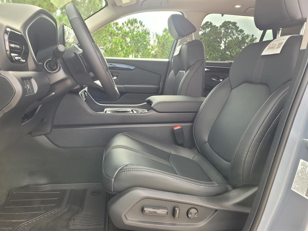 2025 Honda Pilot Touring photo 13