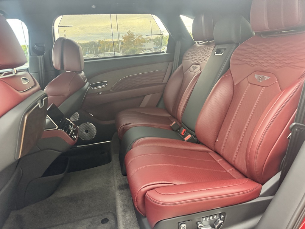 2024 Bentley Bentayga EWB Azure photo 11