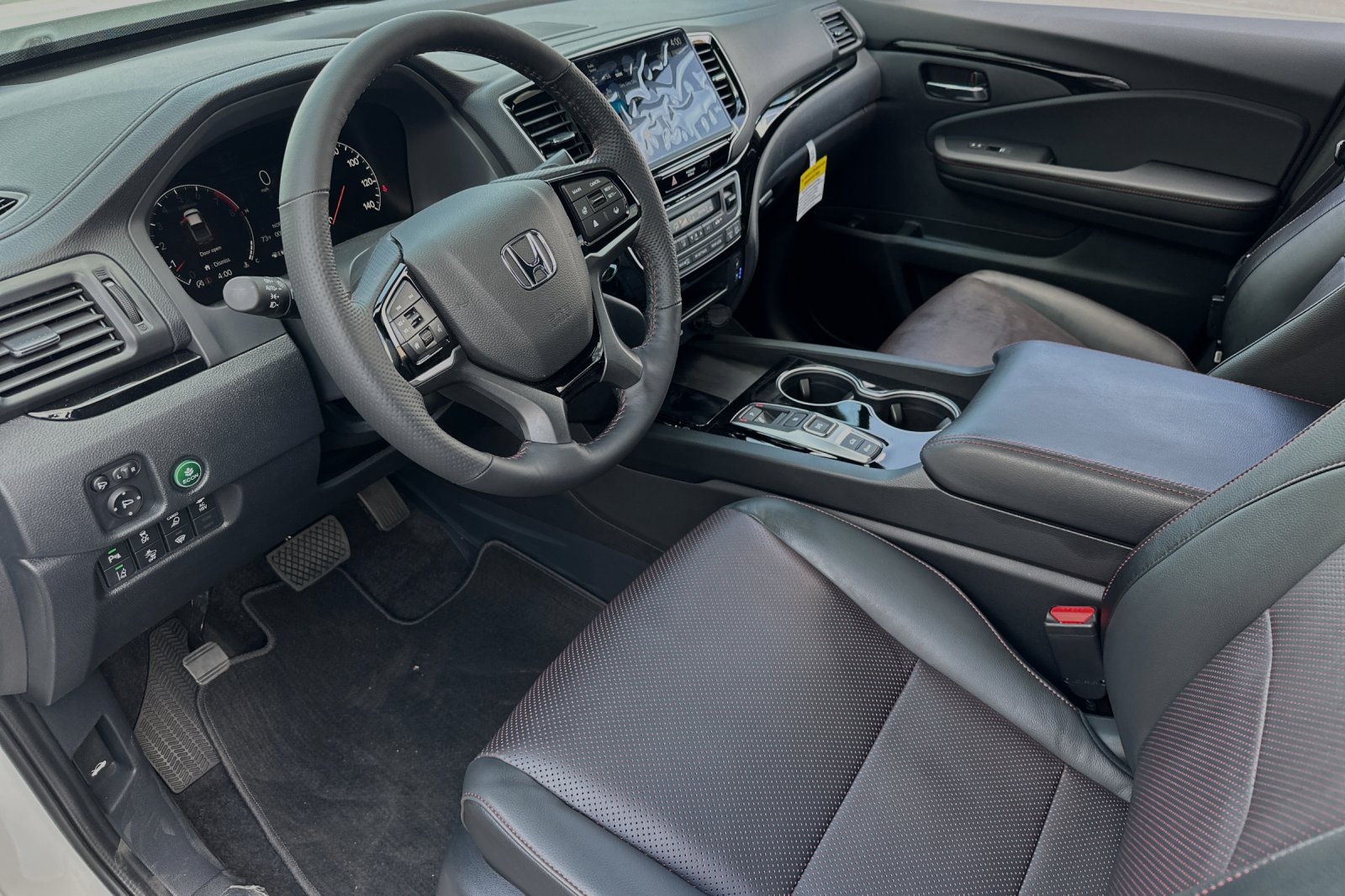 2025 Honda Ridgeline Black Edition photo 7