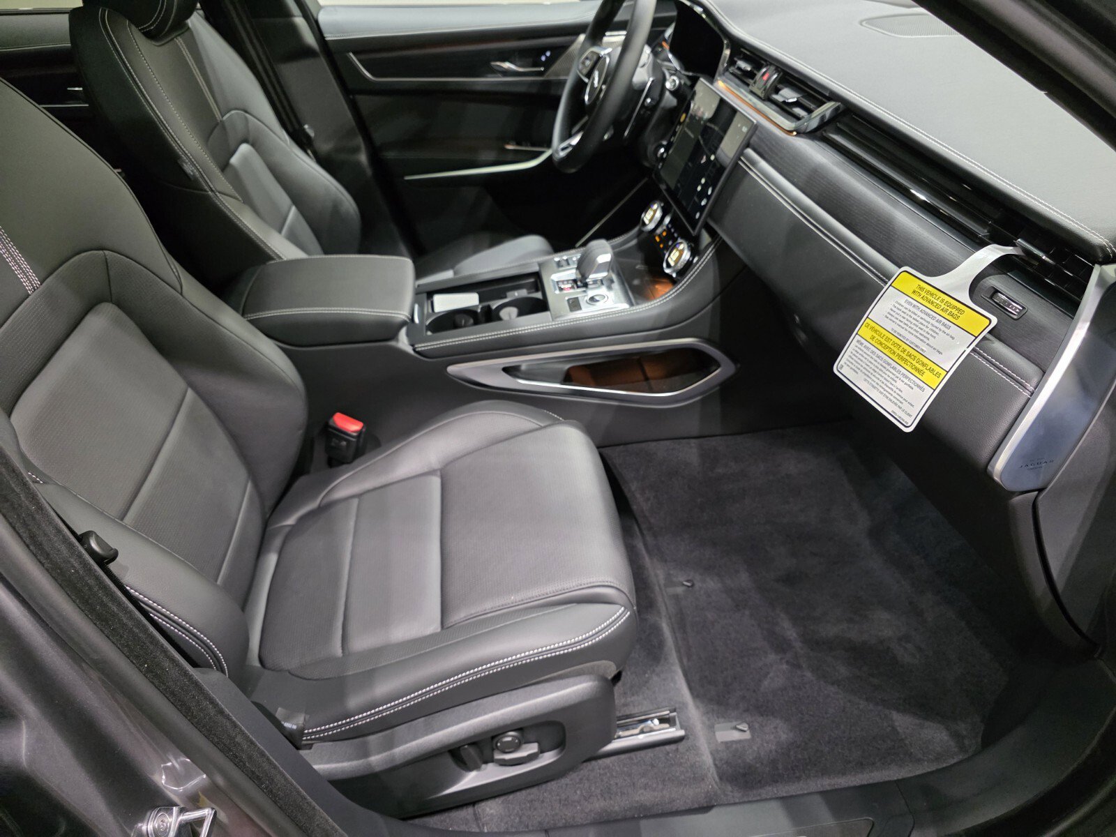 2026 Jaguar F-PACE R-Dynamic S P250 photo 22
