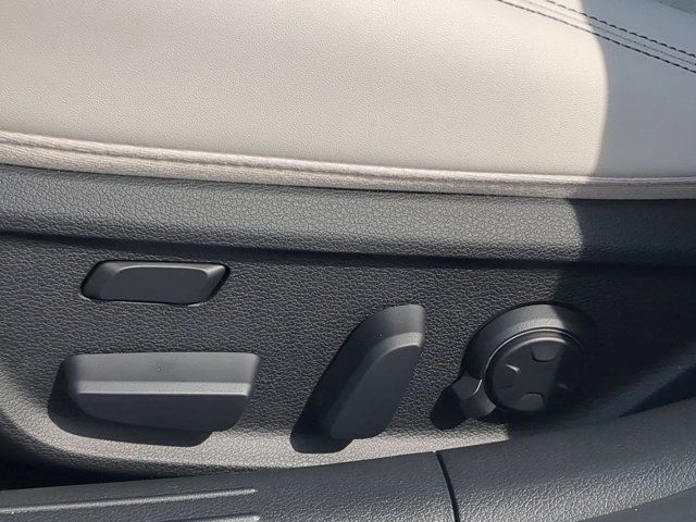 2025 Genesis G70 Sport photo 18