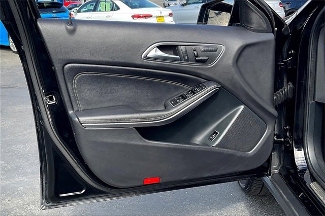 2016 Mercedes Benz GLA 250 photo 15